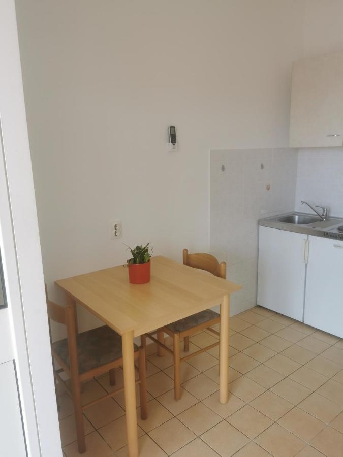 Apartments By The Sea Jakisnica, Pag - 21384 Lun  Exterior foto